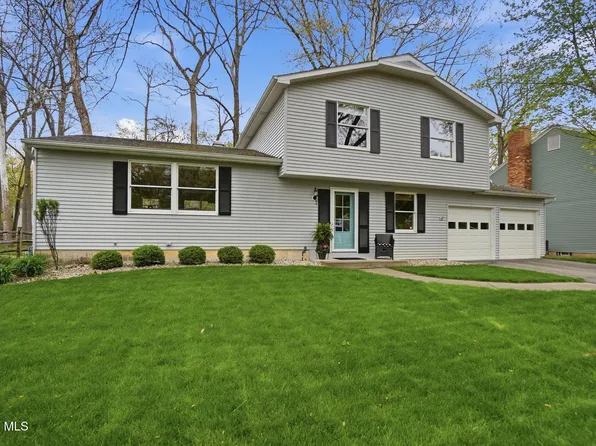 5440 Radcliffe Rd, Sylvania, OH 43560