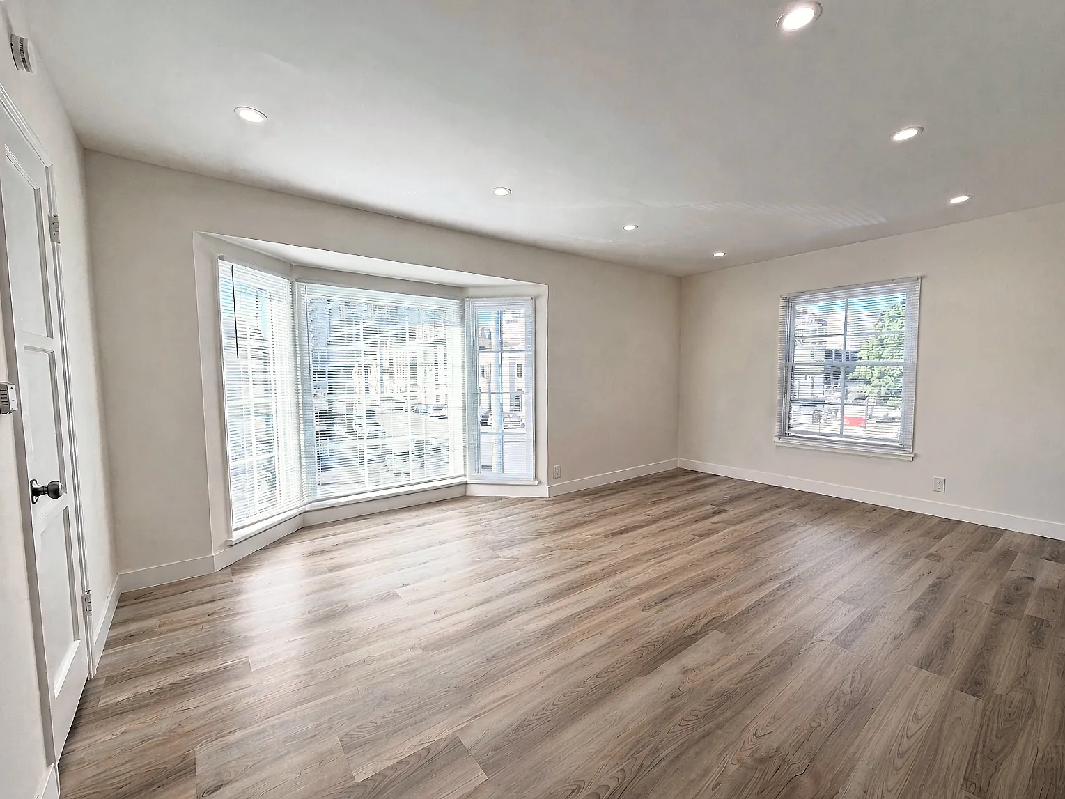 1 bed, 684 sqft, $2,285 — Photo 3