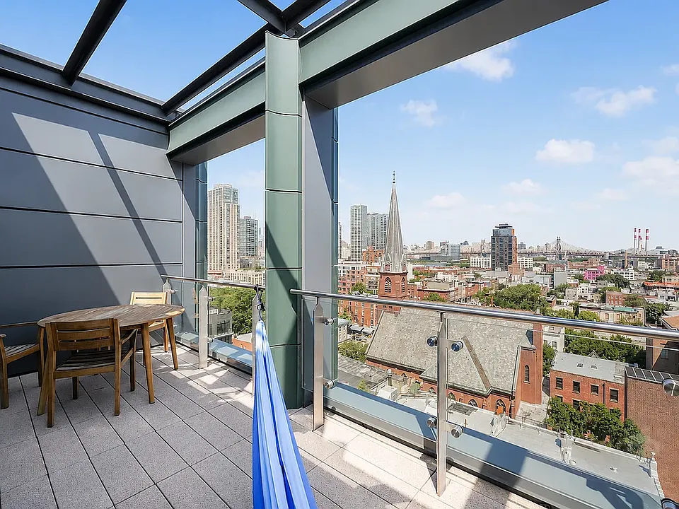 10-25 Jackson Ave #12D
