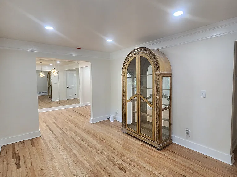 302 Kelso Dr SW — Photo 9