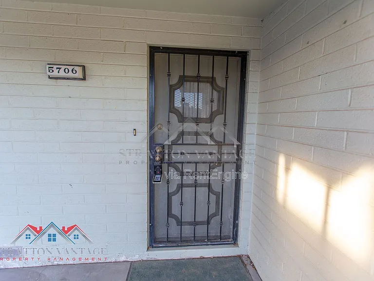 5706 E Des Moines St — Photo 5