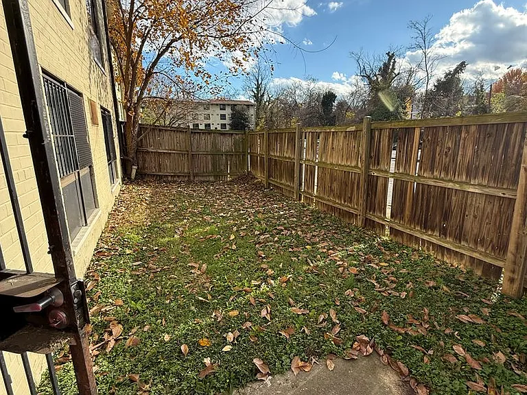3103 Naylor Rd SE #B — Photo 16