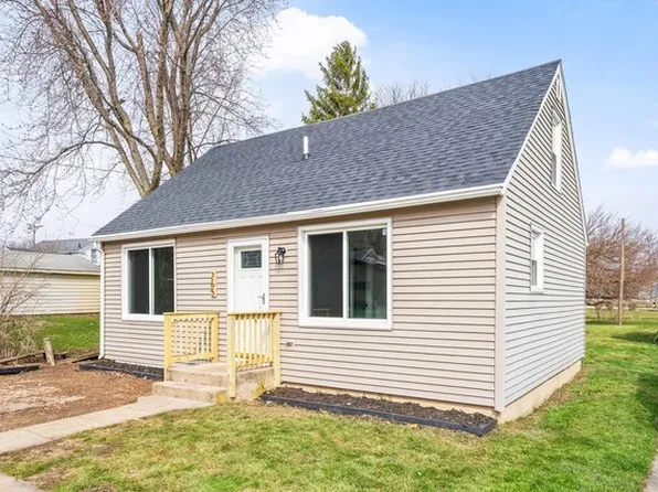265 S Essex St, Leland, IL 60531