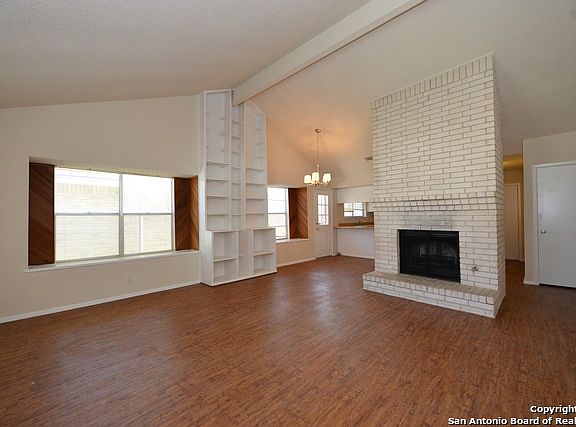 4th image of 628 Fern Meadow Dr