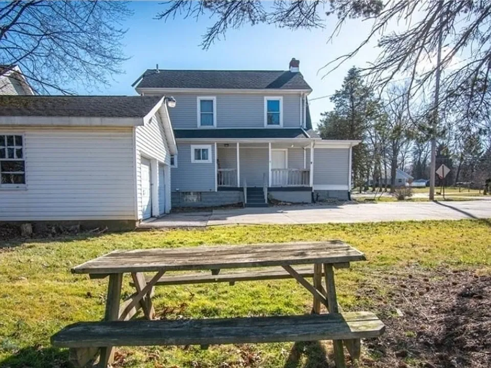 2753 Canfield Rd