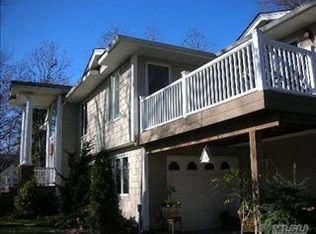 21 Norfolk Dr, Northport, NY 11768