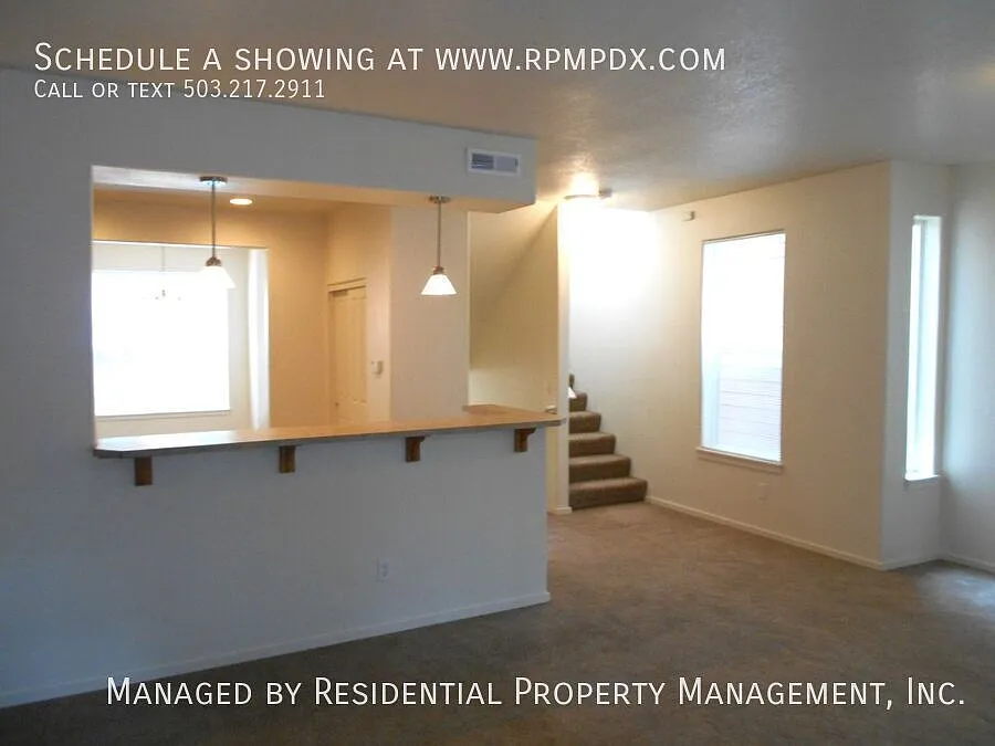 Conveniently Located Amberglen Townhome in the heart of Tanasbourne! — Photo 4