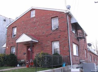 564 Center St APT 1, Carlstadt, NJ 07072