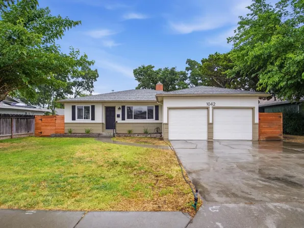1042 Grove Ave, Gustine, CA 95322