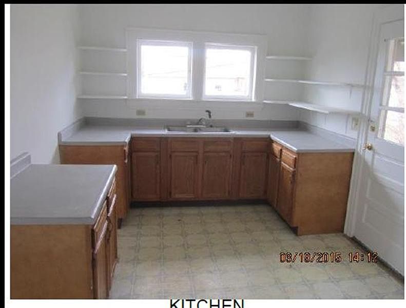 2nd image of 913 26th St