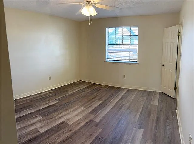 184 Crislaur Ave #E — Photo 12