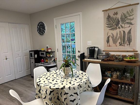 5th image of 213 Alpine Dr