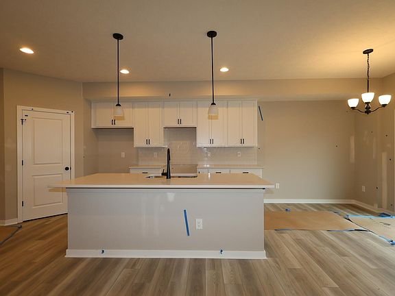 3rd image of 5484 Fawnsbury Ct