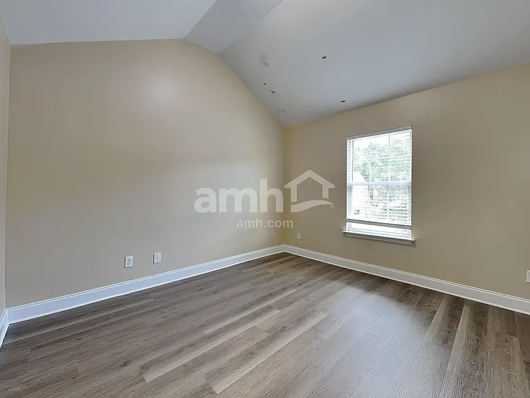 83 Ristona Dr — Photo 19