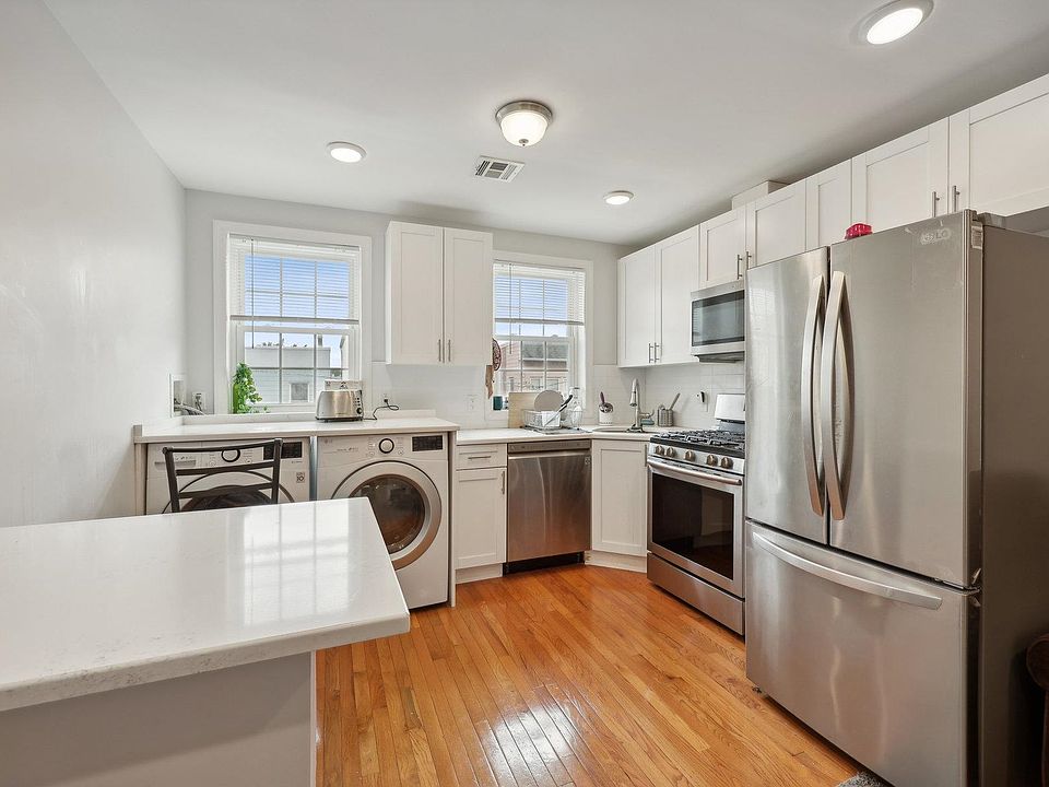 1st image of 240.5 South St #3