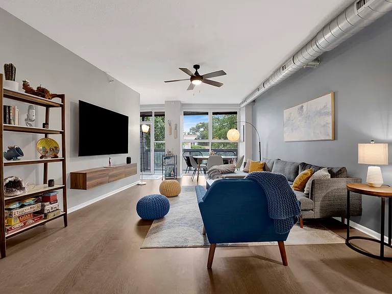 1228 Emerson #303 — Photo 3