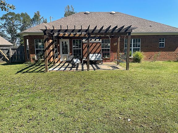 2nd image of 225 Shelbi Dr