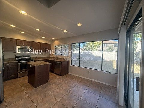 5th image of 410 S Seawynds Blvd