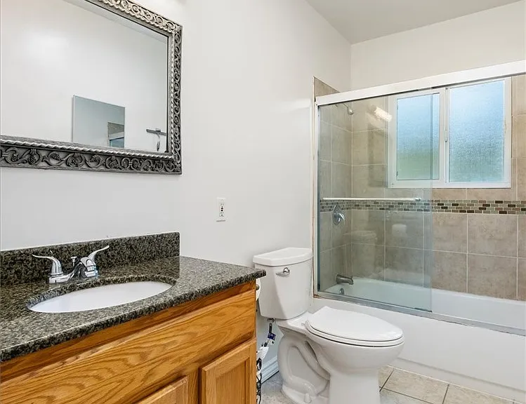5851 Woodman Ave — Photo 18