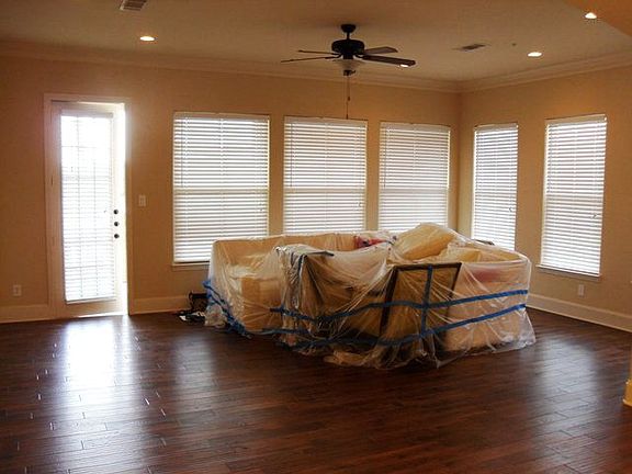 3rd image of 3351 Cascades Blvd