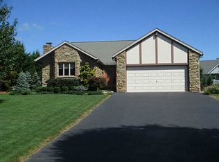 343 Holyoke Rd, Butler, PA 16001