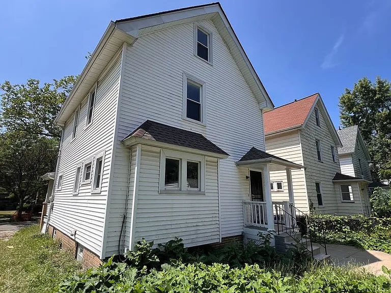 15407 School Ave — Photo 2