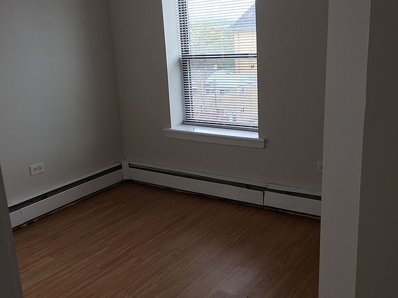 5th image of 1528 W Morse Ave APT 304