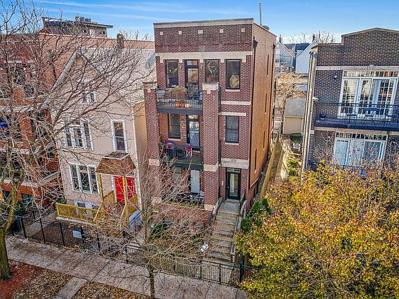 4th image of 1039 W Newport Ave #3S