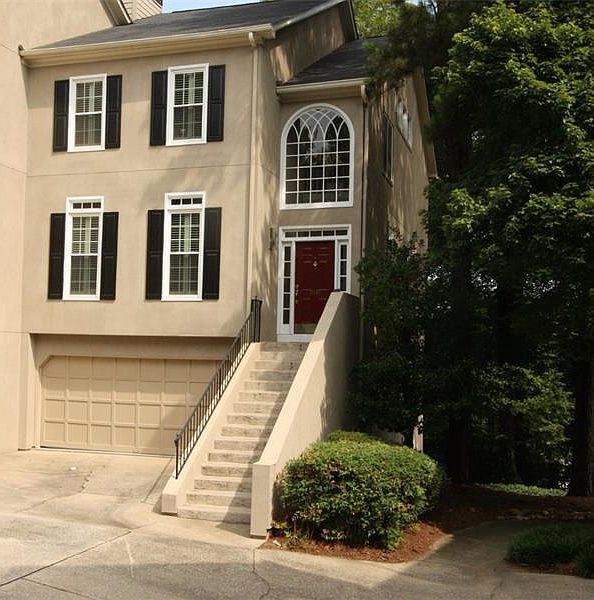 1st image of 2558 Oakwood Trce SE