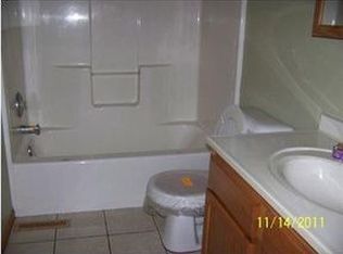 129 Liverpool Dr SE, Poplar Grove, IL 61065