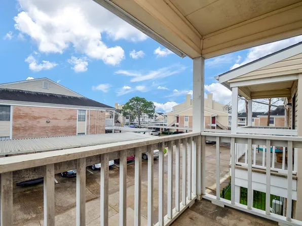 2750 Holly Hall St APT 716, Houston, TX 77054