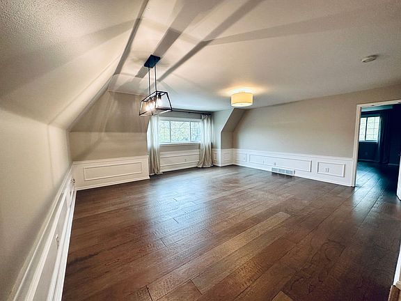 4th image of 8361 Somerset Dr