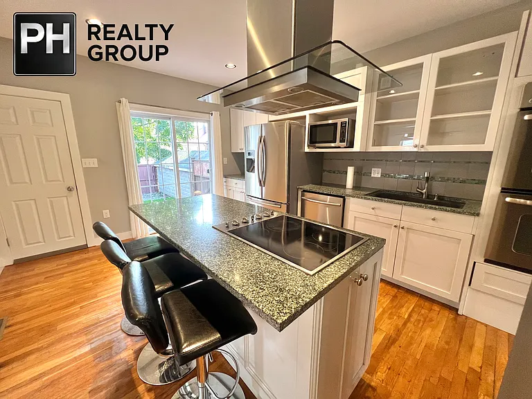 20 Wells Ave #1 — Photo 3
