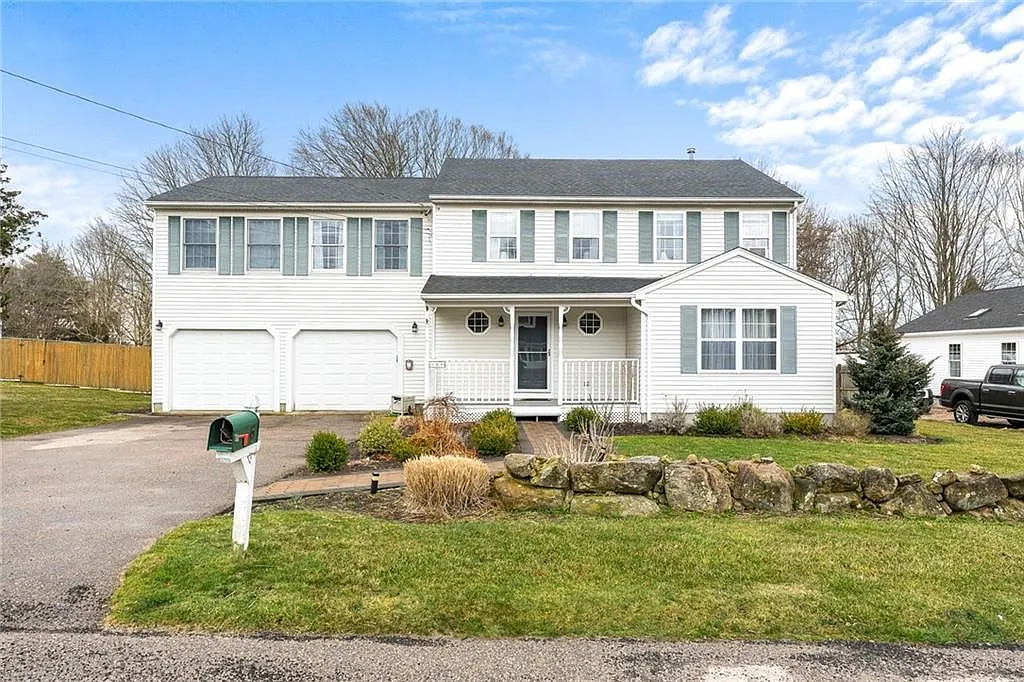 3 bed, 2.0 bath, 1987 sqft, $3,600 — Photo 1