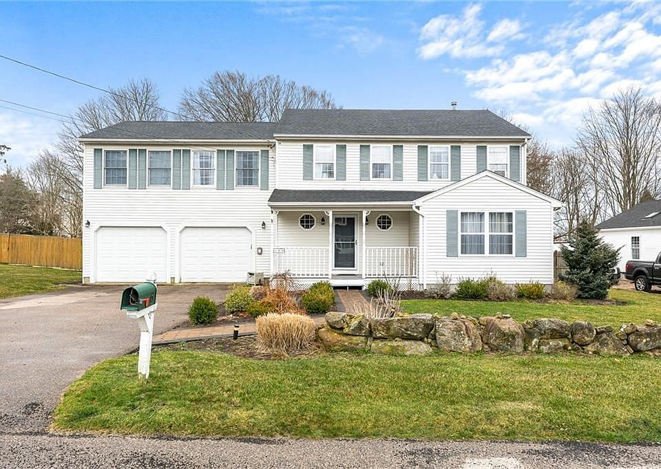 1st image of 6 Pickering Dr
