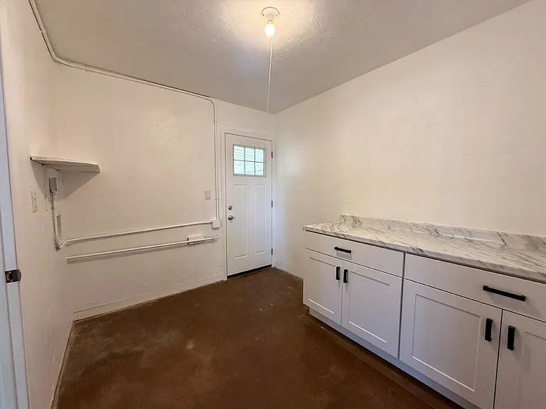 1514 W Rovey Ave — Photo 33