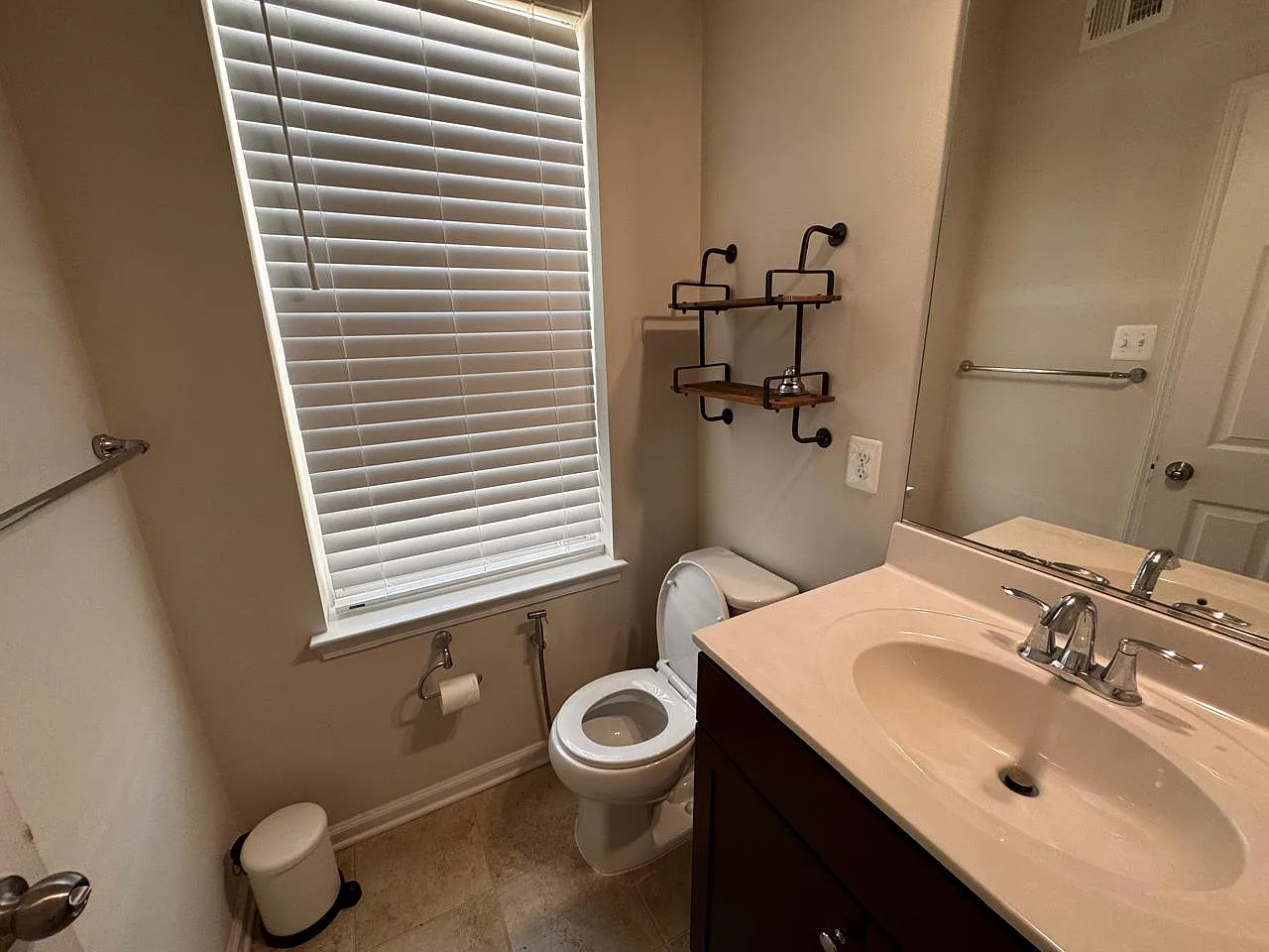 1 bed, 144 sqft, $1,100 — Photo 3