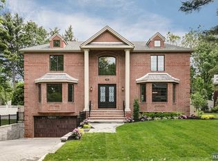 329 Spencer Pl, Paramus, NJ 07652