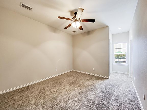 4th image of 1124 Oney Hervey Dr