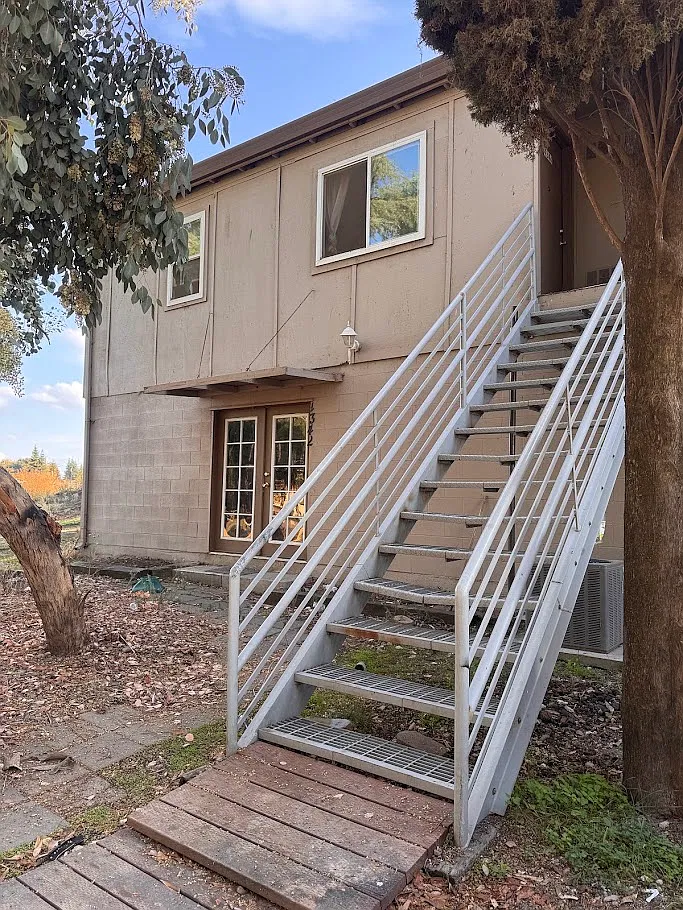 2 bed, 850 sqft, $1,550 — Photo 2