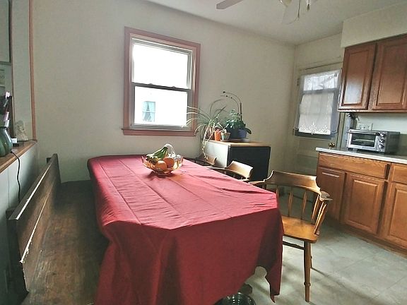 3rd image of 992 Haran Ave