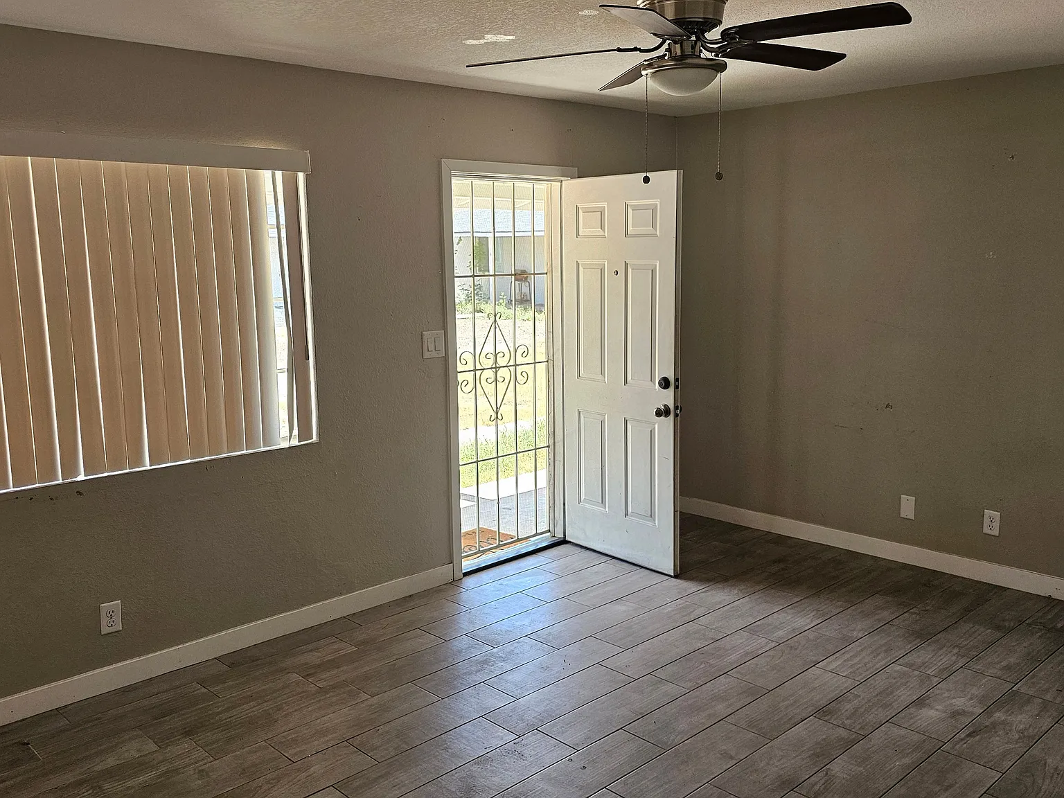 2 bed, 1.0 bath, 760 sqft, $1,300 — Photo 4