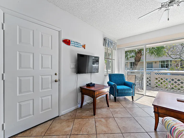 353 S US Highway 1 #B8 — Photo 9