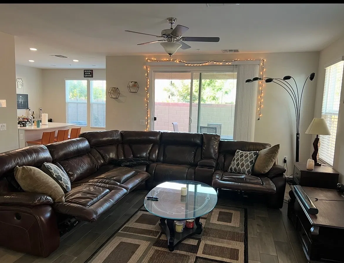 4 bed, 1968 sqft, $2,695 — Photo 3