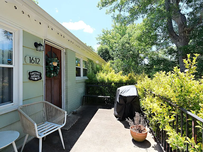 1612 Mulberry Ave — Photo 1