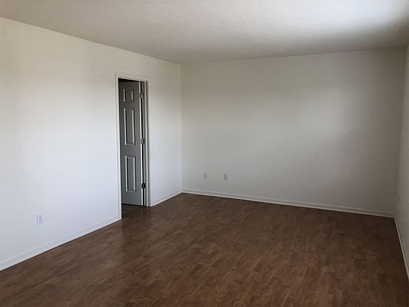 5th image of 8126 Grove Berry Dr