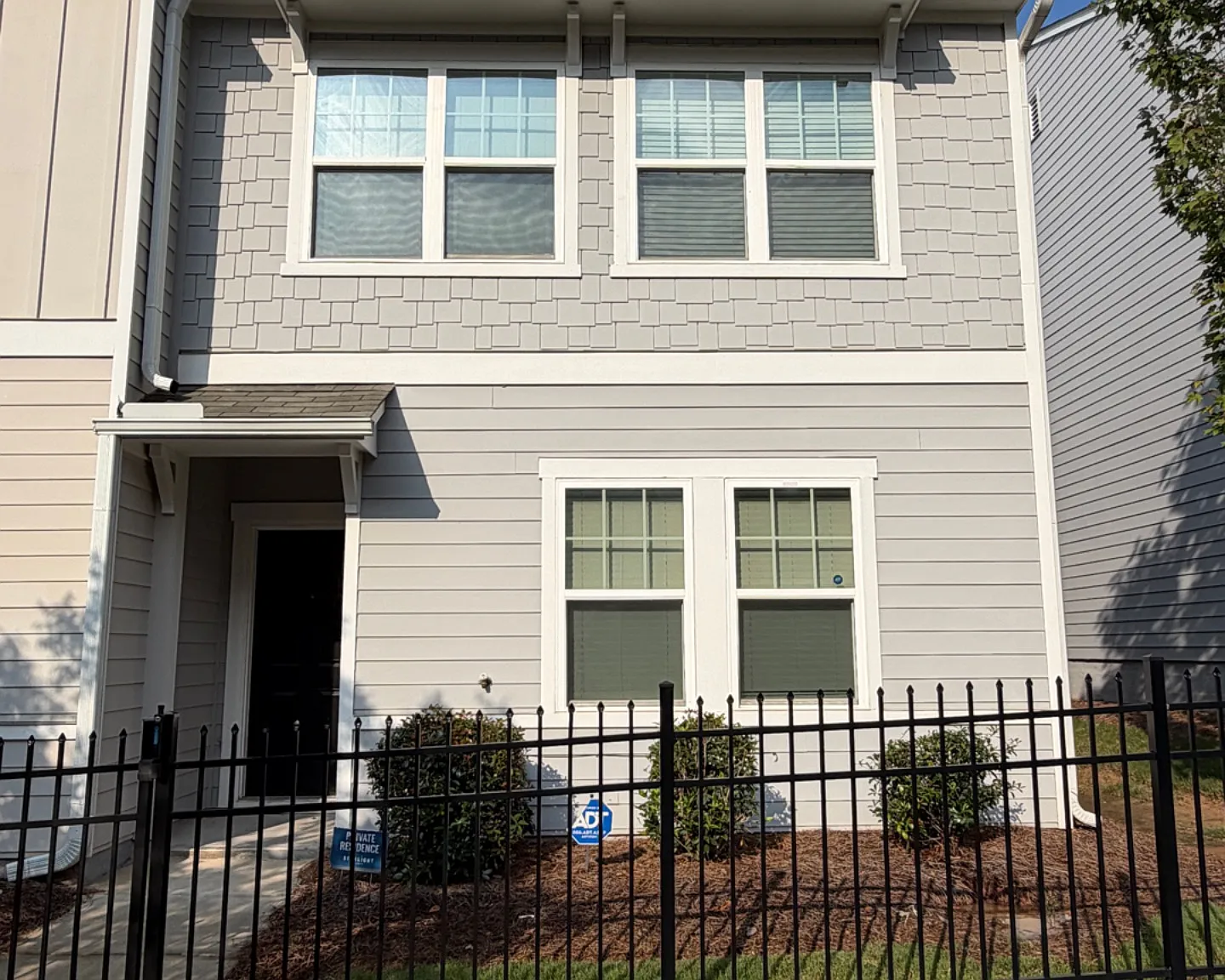 3 bed, 2.5 bath, 1594 sqft, $2,200 — Photo 1