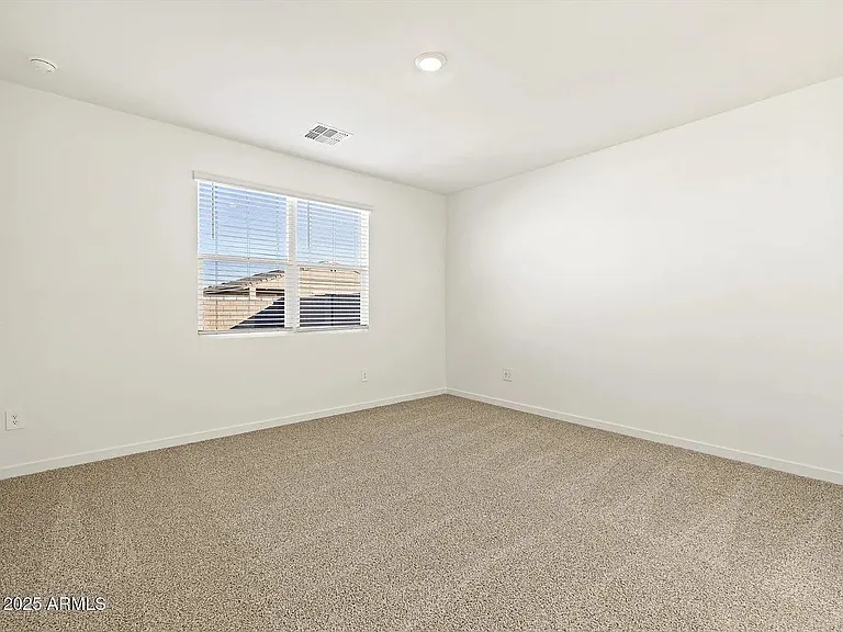 37406 W San Clemente St — Photo 11