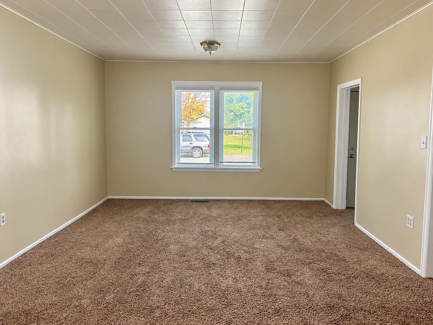4 Bedroom Home — Photo 3