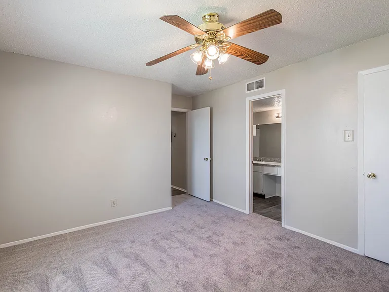 Sawgrass: Bedroom